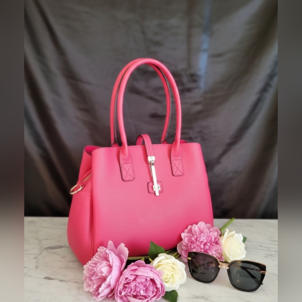 🩷Mellow World Hot Pink Purse | Gold Hardware | Excellent Condition!